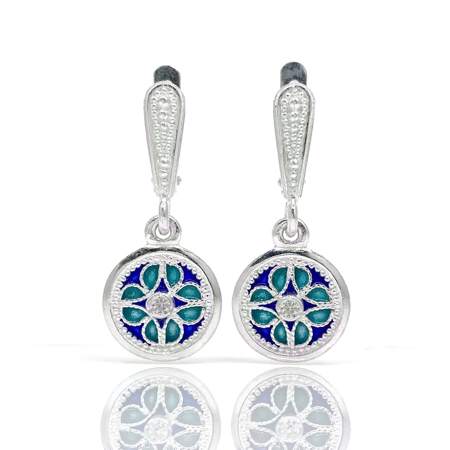 ვერცხლის საყურე ყვავილის ორნამენტით | Silver Earrings with Floral Ornament – Tsvara