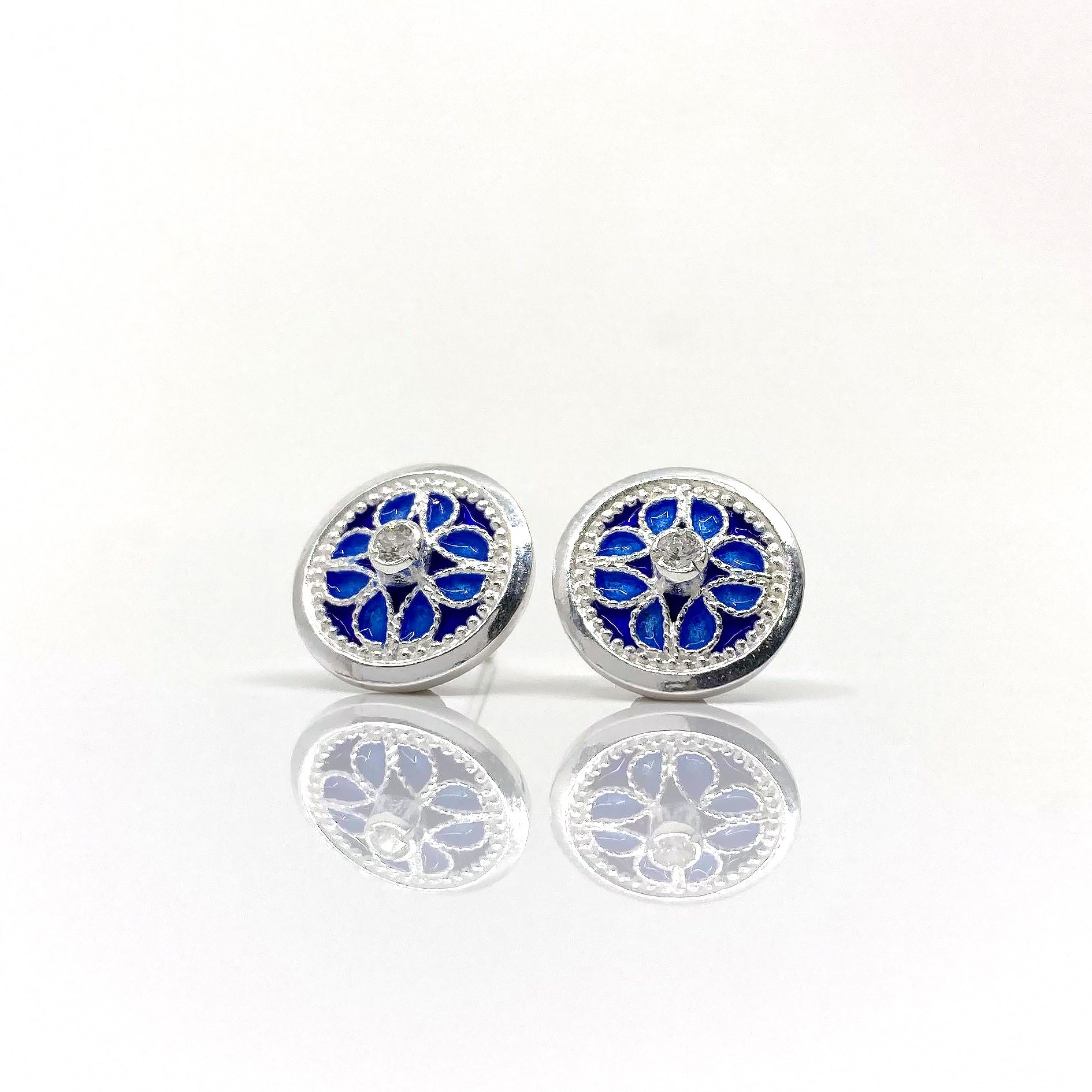 ვერცხლის საყურე ყვავილის ორნამენტით | Silver Earrings with Floral Ornament – Tsvara